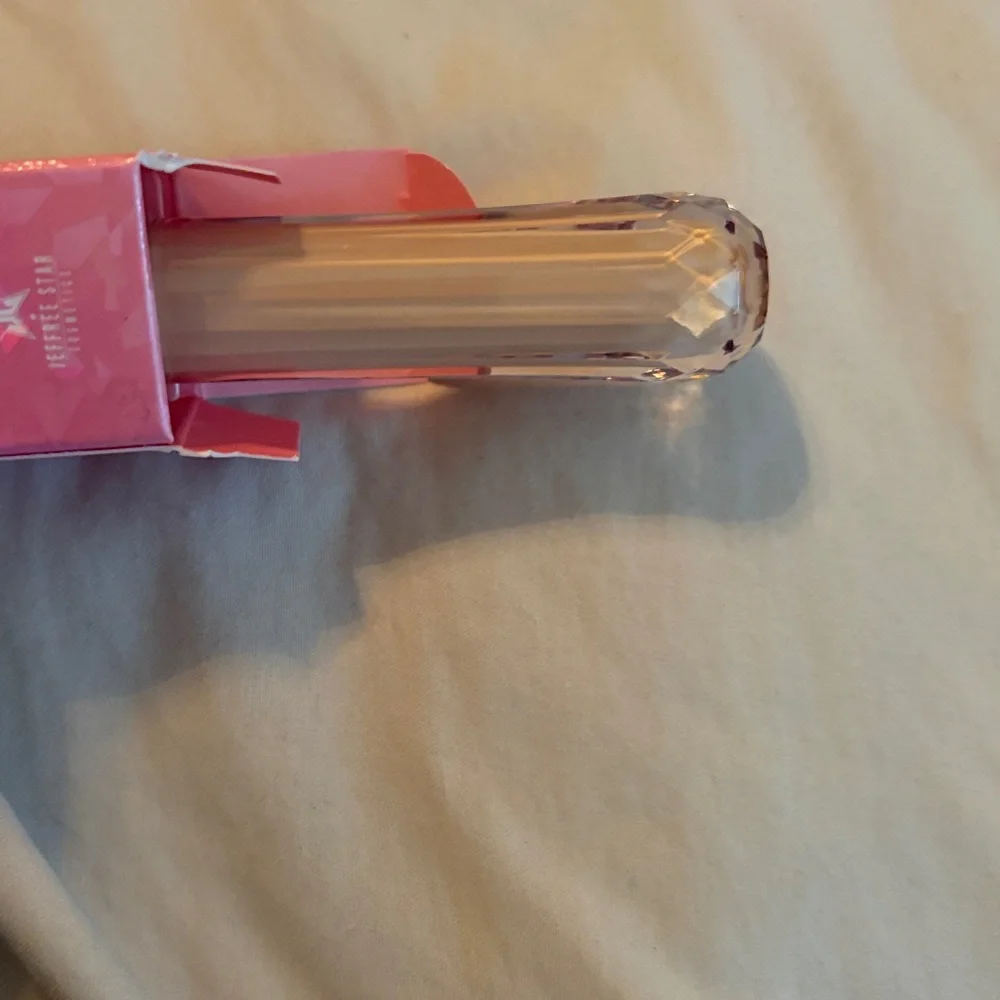 Jeffrey Star‎ Magic Star Pink Box c8.5 liquid concealer